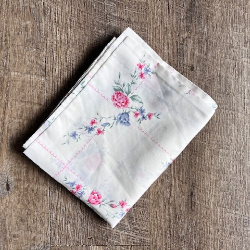 Vintage Pillowcase with‎ cottage core floral, Cannon